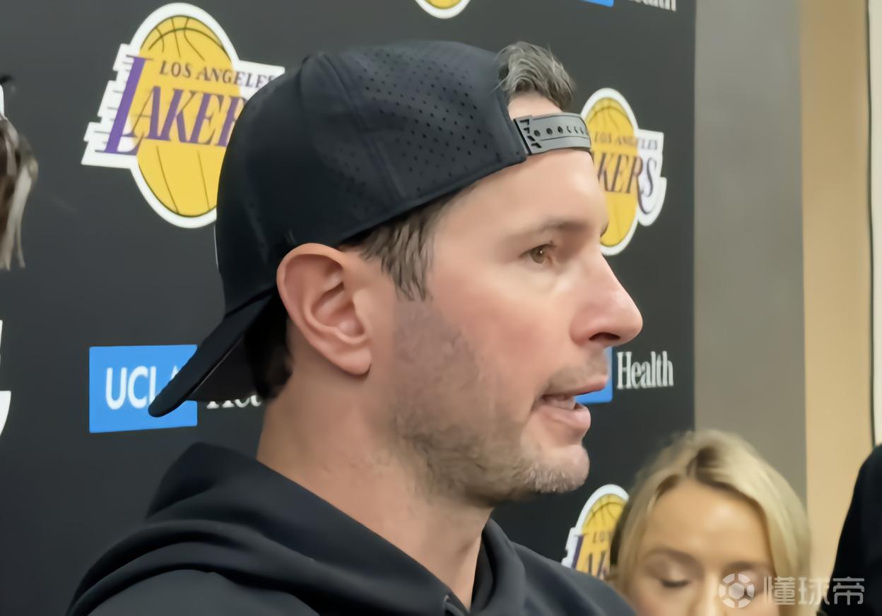 雷迪克：首要任务是提升专注度，希望布朗尼成为破坏性防守者