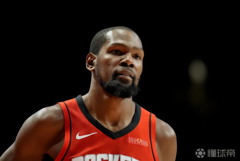 乌度卡：杜兰特训练时不慎与队友膝盖相撞，导致髌腱区域受伤